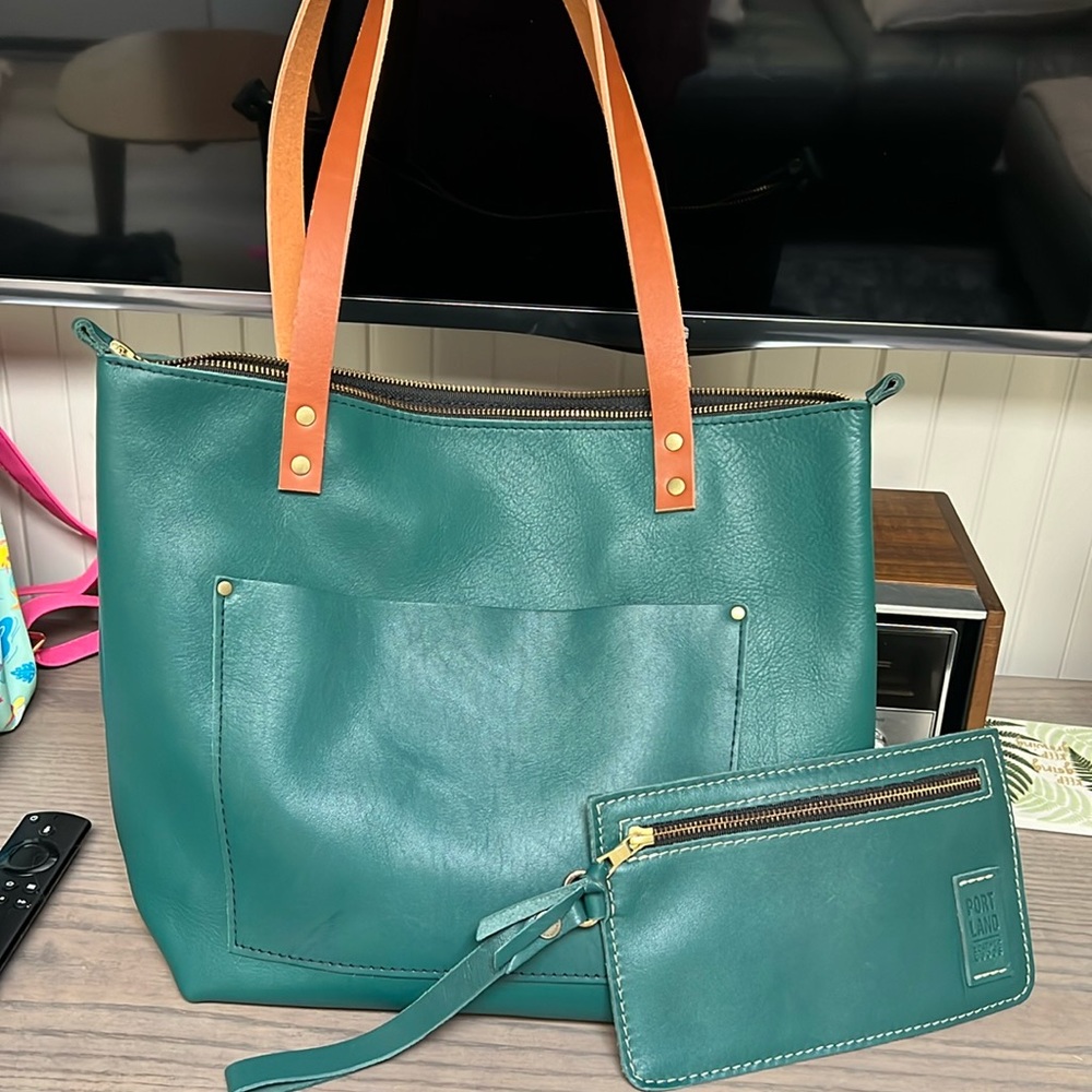 Portland Leather Goods Zipped Tote and Wristlet in Peacock